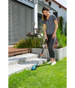 GARDENA Teleskopstiel Inkl. Räder 7 GARDENA Teleskopstiel Inkl. Räder -Gartenbedarf Angebote 4293213 WE MO 001 GardenaZubehoerTeleskopstielmitRaeder